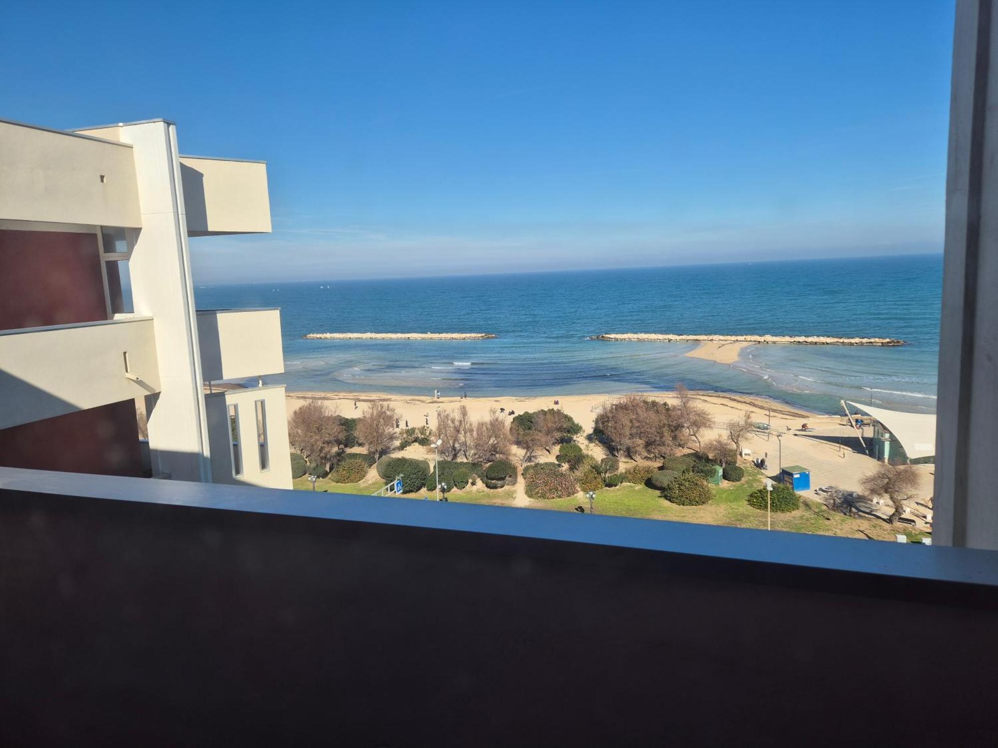 Front Beach Apartment - 3 Bedrooms Bari Exterior foto